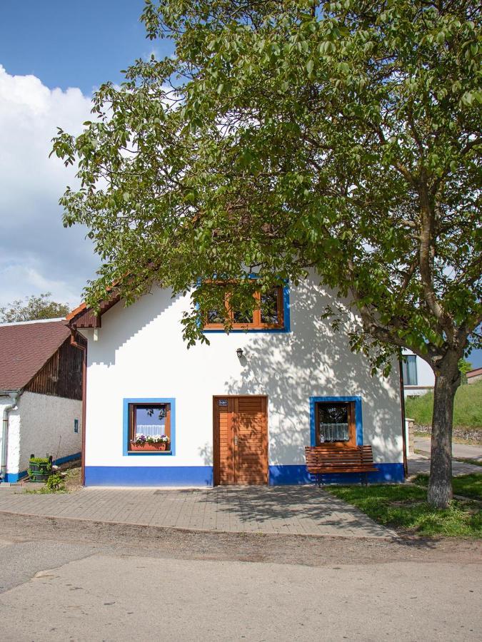 Apartman Na Vinarske Stezce Velke Bilovice Exterior photo